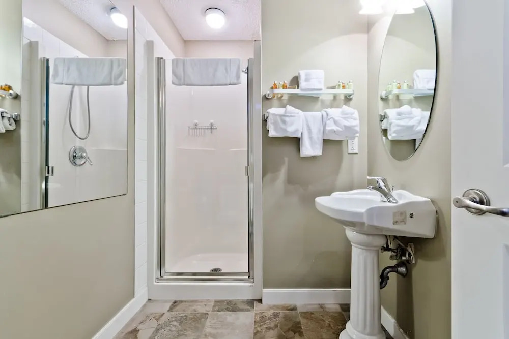 Suite Digs Bella Vista