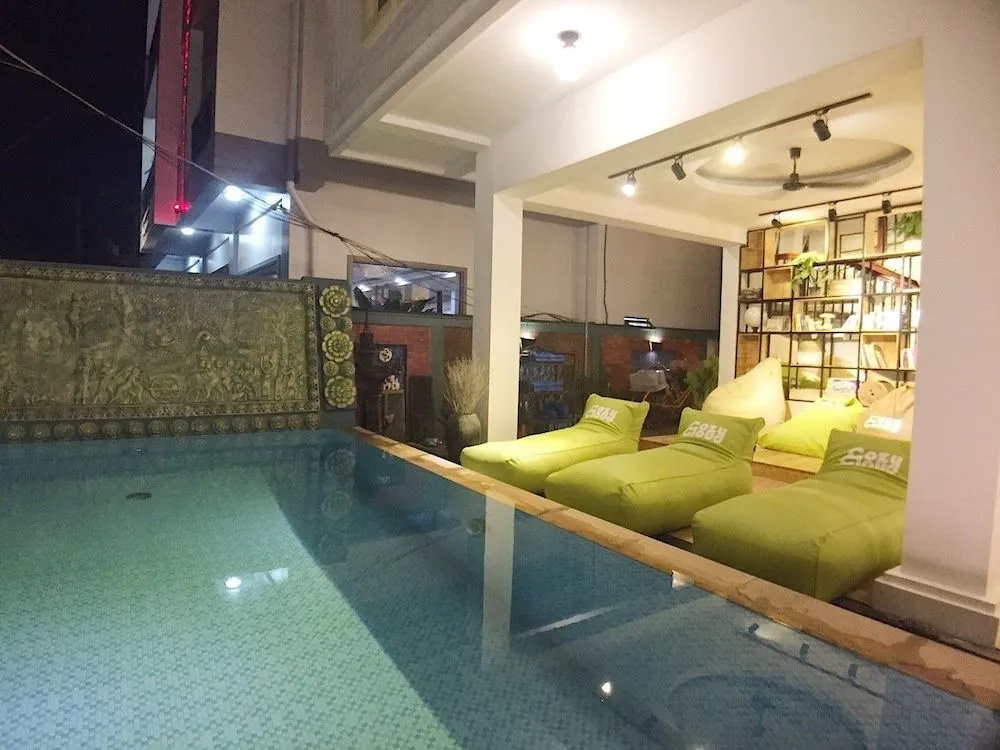 Cozycloud Backpackers Hostel