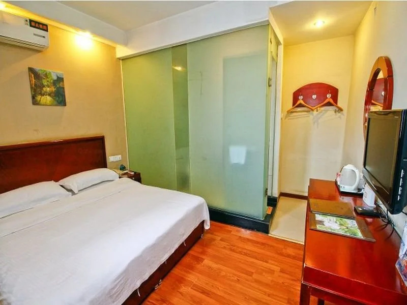 GreenTree Inn Xi’an North Gate Railway Station Express Hotel