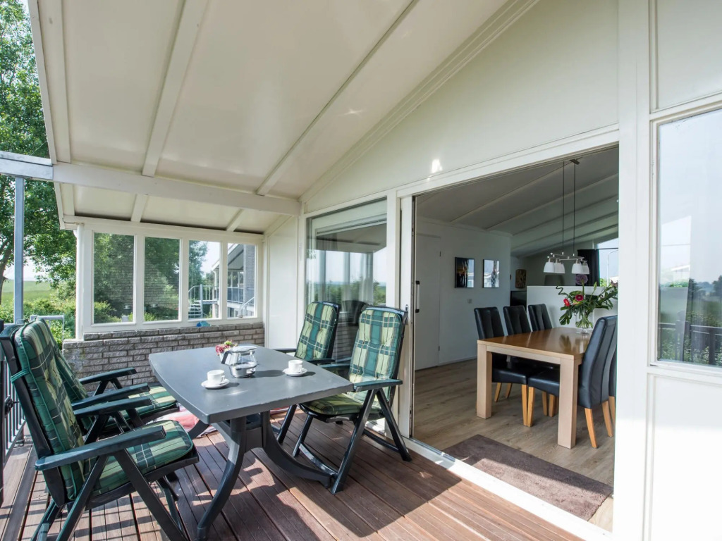 Semi-detached house near Noord-Beveland Beach