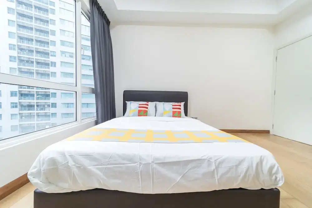 OYO Home 89449 Fancy 2 Bedroom Crest Residence