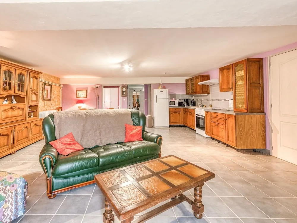 Accommodation With Pool and Large Garden Between Bergerac and Sarlat