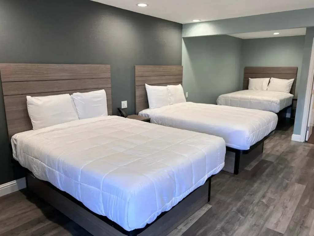 Travelodge Santa Cruz Riviera