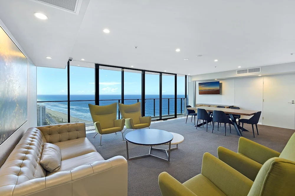 Private 2 Bedroom Ocean View Apartment in Rhapsody
