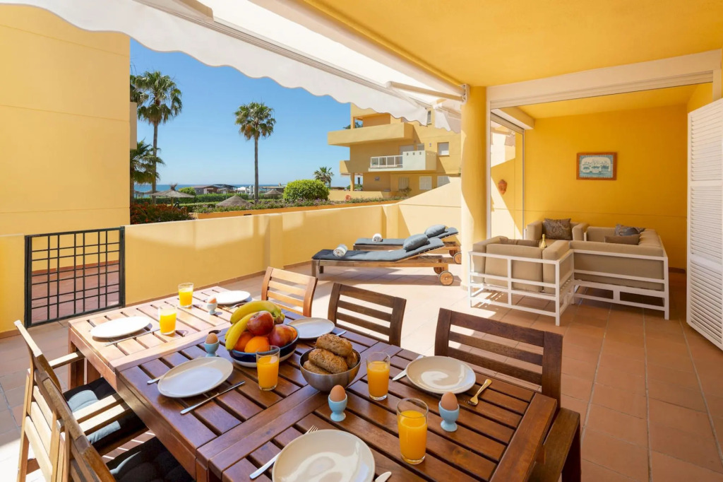3 bedroom beachfront apartment La Cala de Mijas