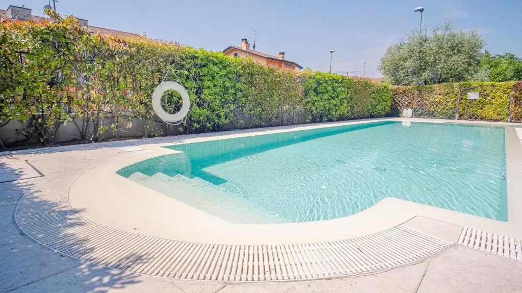 The House in the Vineyard - Italian Homing