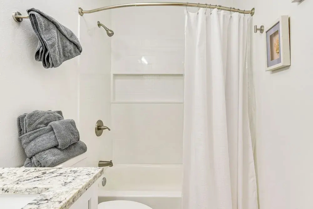 2 Mi to State Park: Dog-friendly Niceville Home