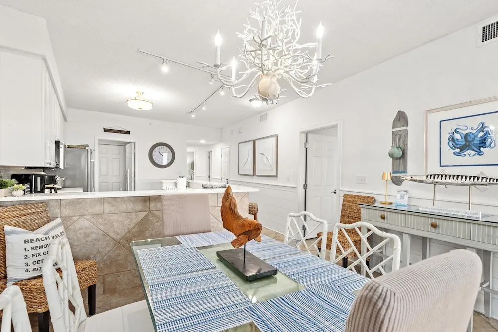 Fun In The Sun! Crescent at Miramar - Gulf Front+Beach Chairs