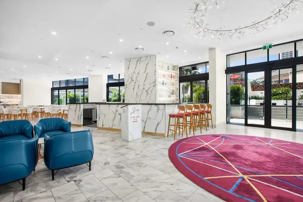 Surfers Paradise 1-bed With Stunning Views & Pool