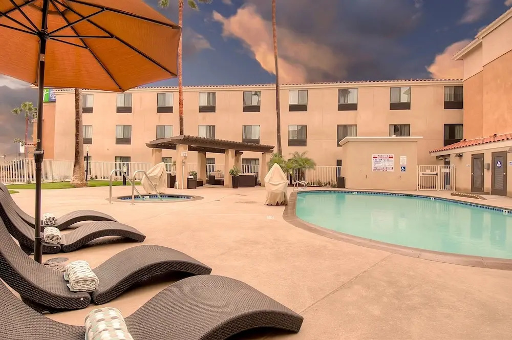 Quality Inn & Suites North- Legoland Area