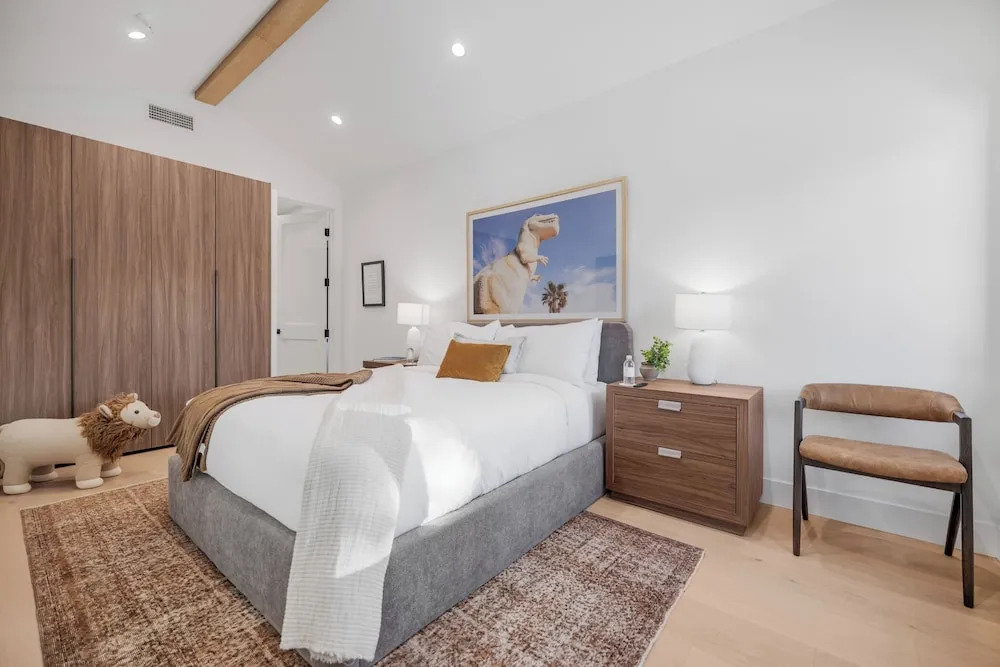 Colfax Estate   Modern Luxury Oasis in Prime Colfax Meadows