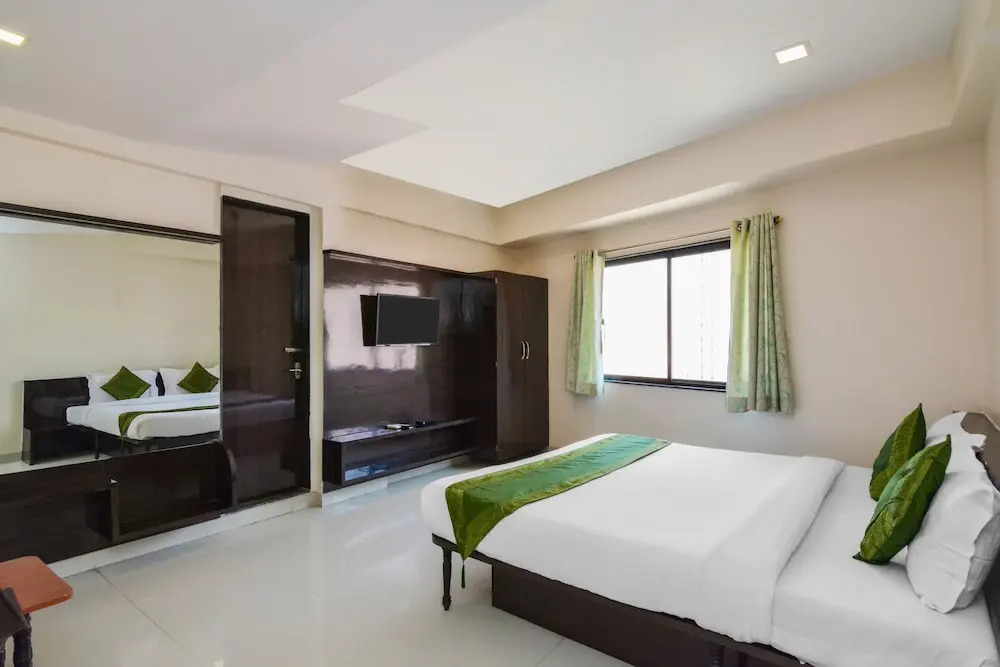Treebo Trip Mahalaxmi Executive