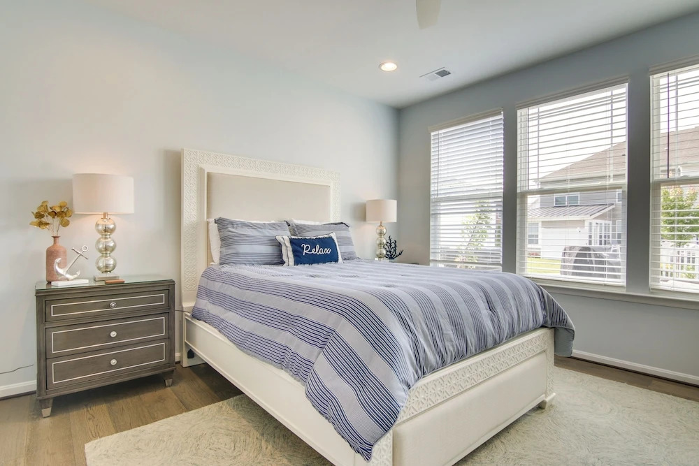3 Mi to Bethany Beach: Townhome w/ Fire Pit