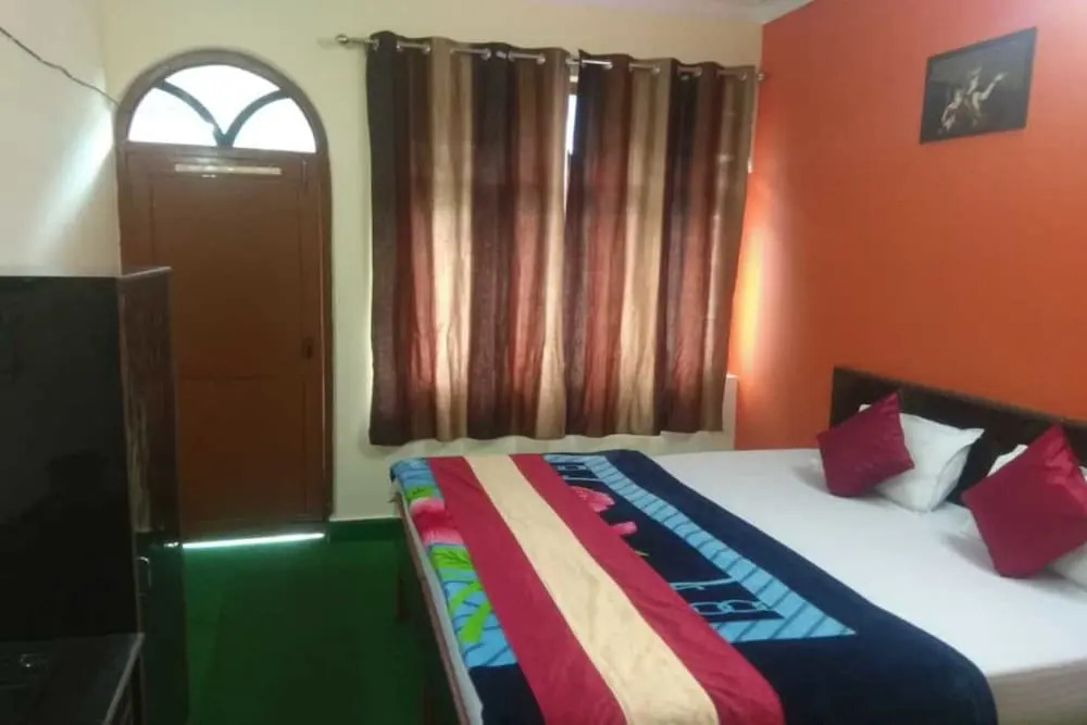 Hotel महिमा रेसॉर्ट