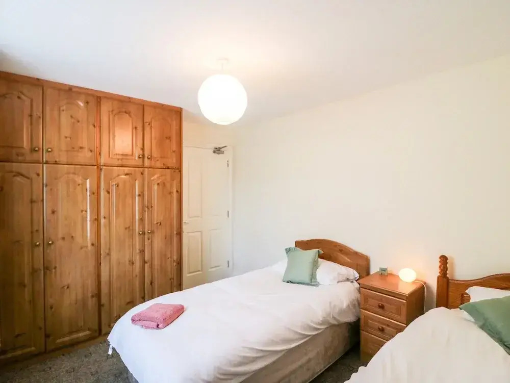 2 Garnish Court