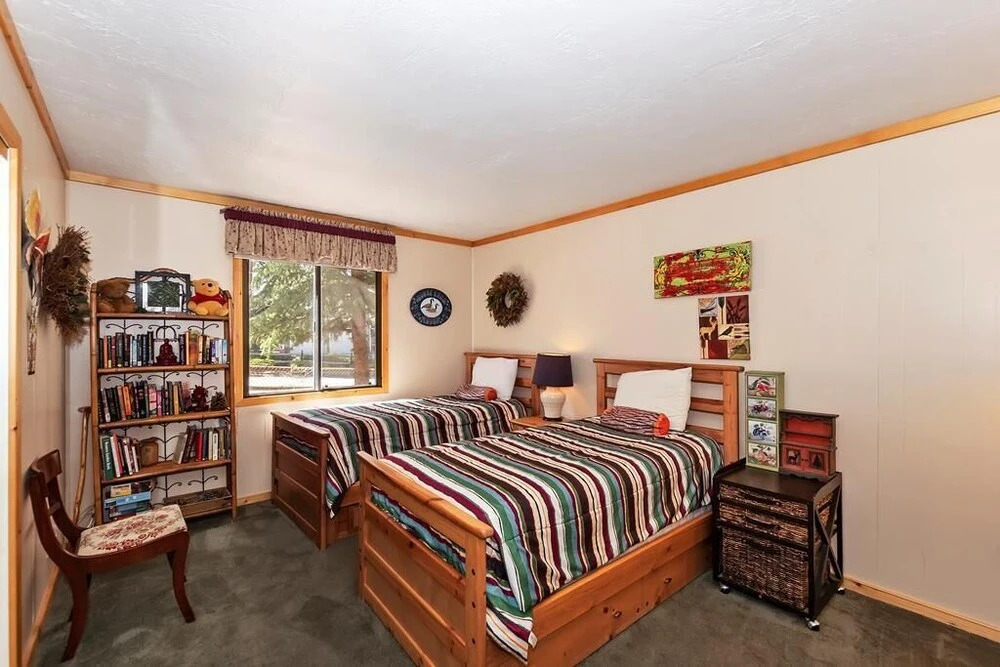 041 - Snowcrest Cottage