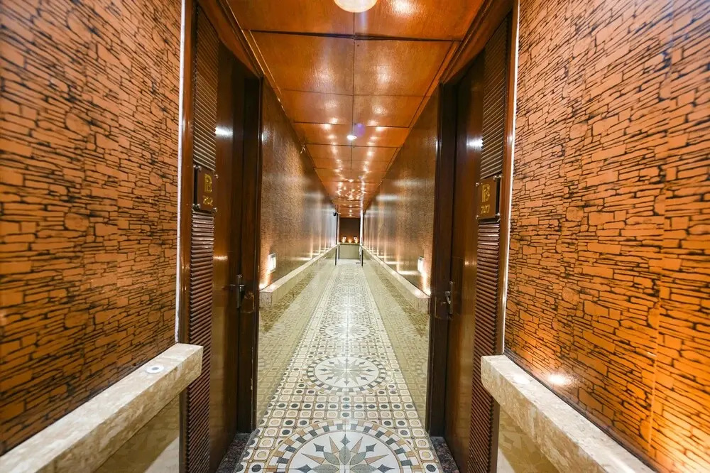 Fabhotel Billionaire Inn