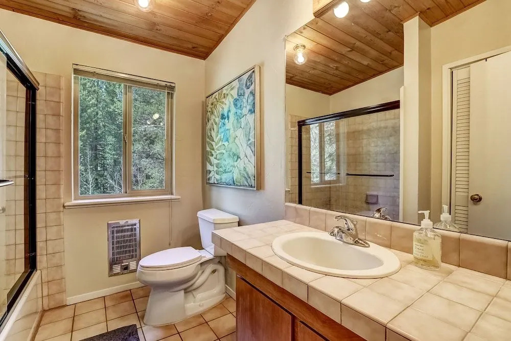 Stout House Cabin - Your Kids Favorite Backyard!