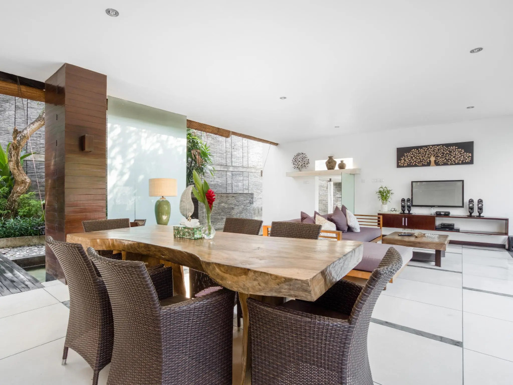 Payapaya Seminyak luxury vila 4 BR near beach potato head