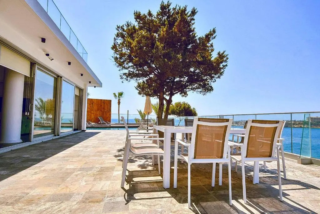 Coral Bay Beach Villa