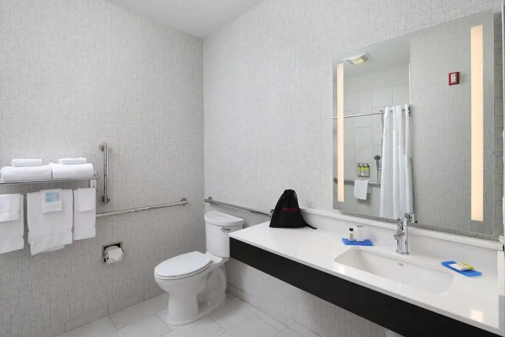 Holiday Inn Express Grand Rapids Southwest by IHG
