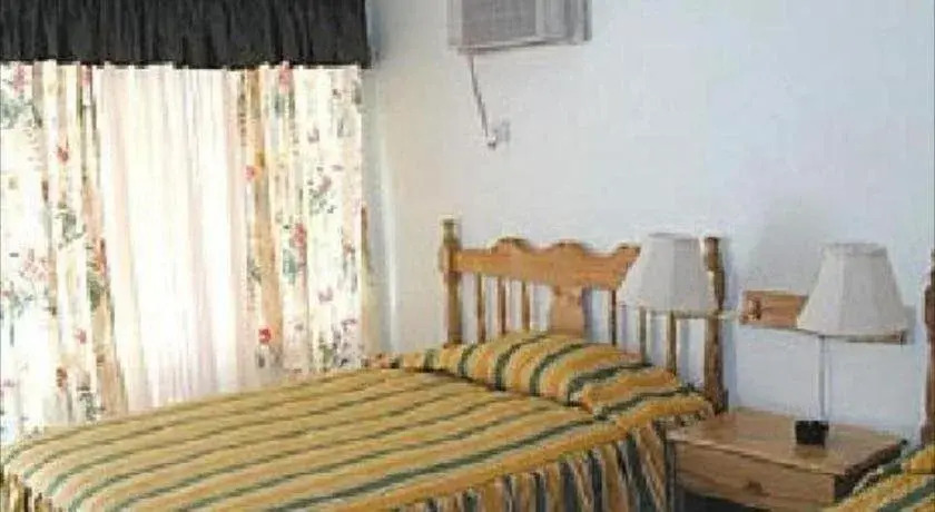 Bar-B-Barn Beach Hotel