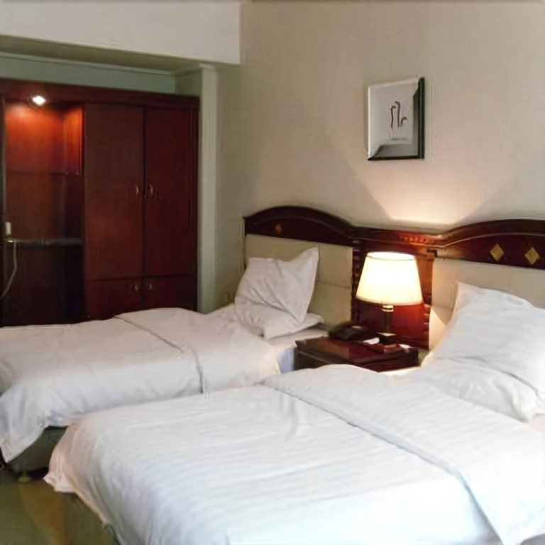 Golden Dragon Hotel(新乡金龙大酒店)