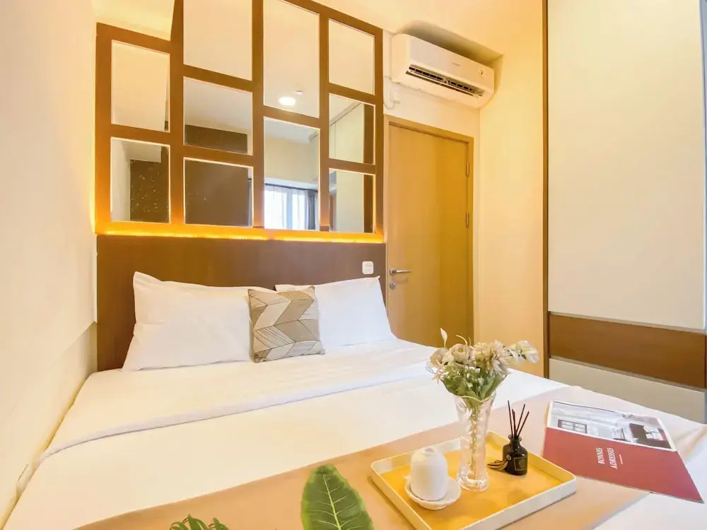 Modern Look And Restful 3Br At Meikarta Apartment