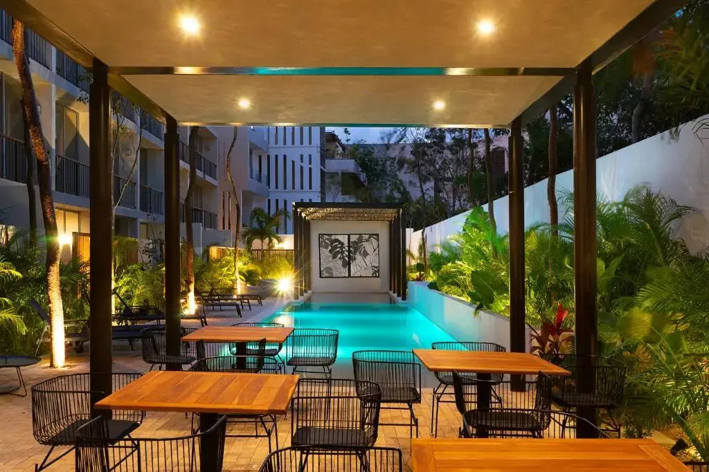 2 BedBath PRIVATE Rooftop & Pool for 6