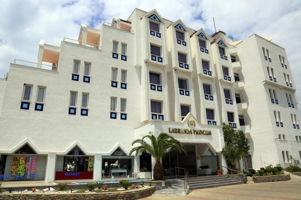 Scanway Bayview Hotel
