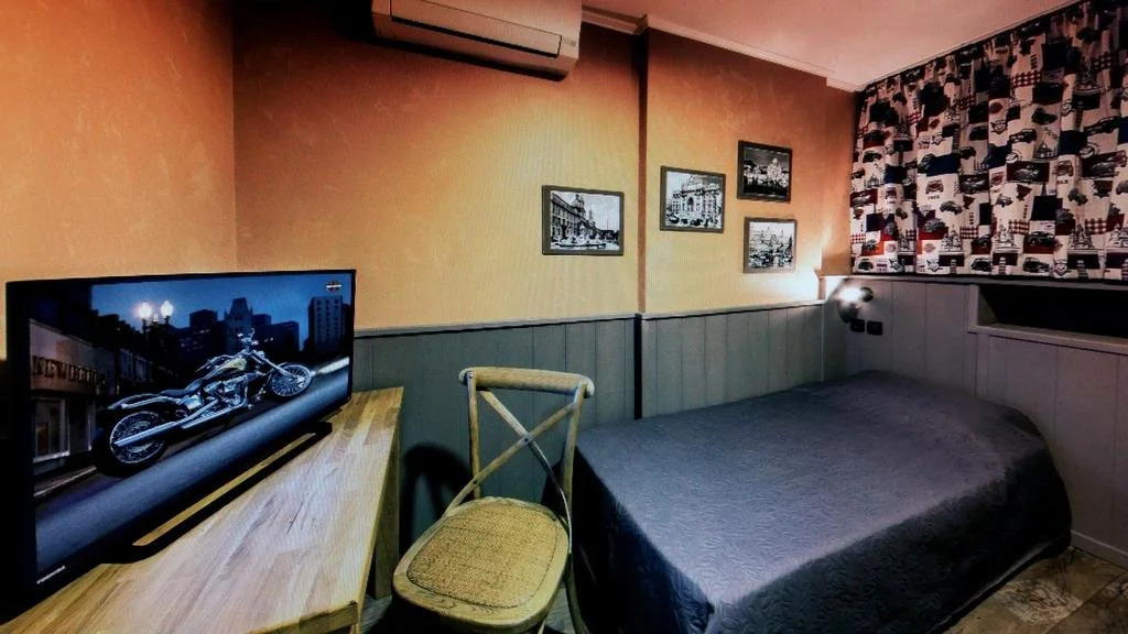 City Hotel