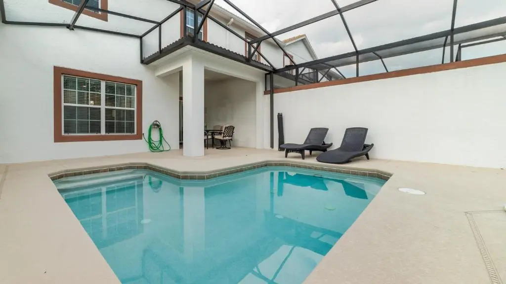1562 Moon Valley Drive