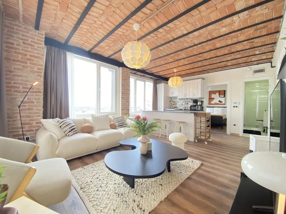 Flat w City View Near Galata Tower in Istiklal Ave