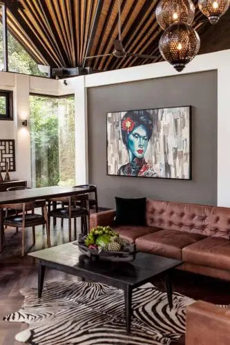 Villa Naga Putih