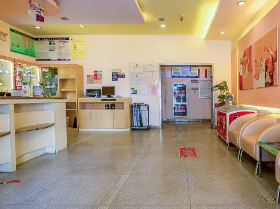 Ginza Jingsu Hotel (Jinan Changqing Jing Shi Xi Road University Road Bus Station)