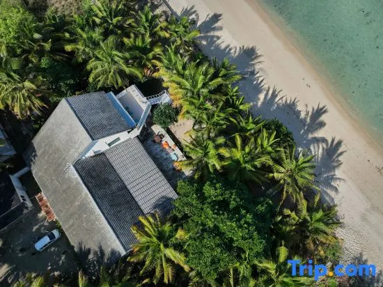 Myamo Beach Lodge
