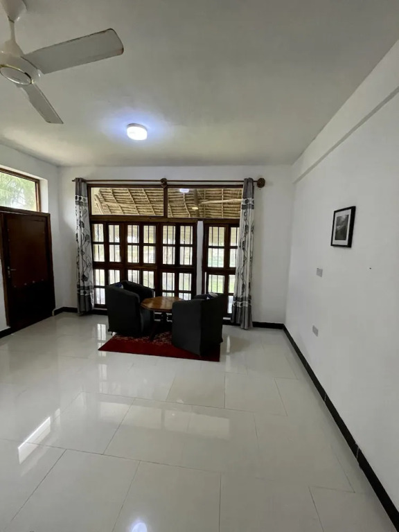 Mambo Beach Villas