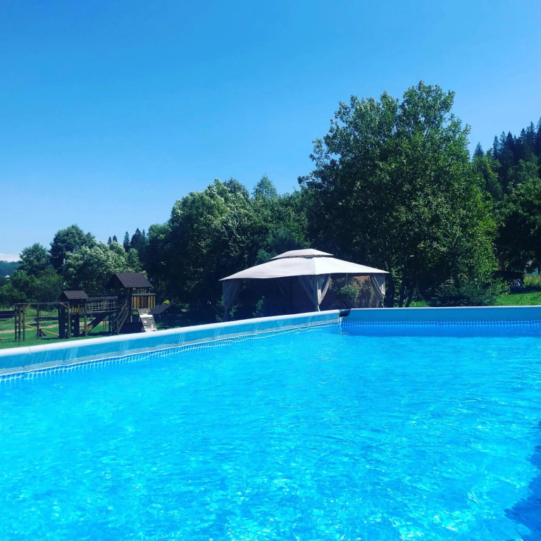 SOKIL HOUSE будинок з чаном та літнім басейном