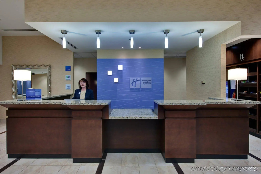 Holiday Inn Express Hotel & Suites Chatham South by IHG