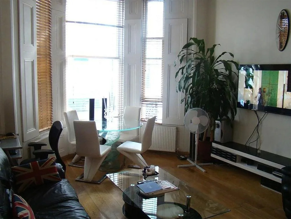 37 Collingham Place