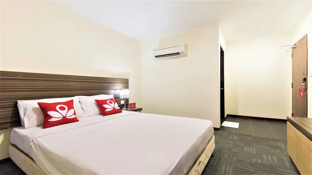 ZEN Rooms Basic Near I-City