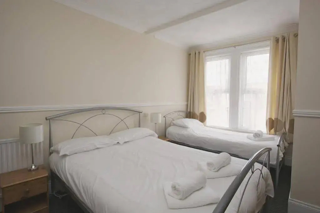 All Seasons Lodge Hotel