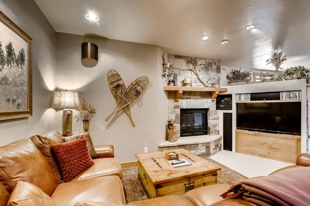 611 Oro Grande by Book by Owner