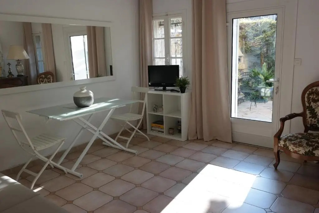 Arles les Alyscamps