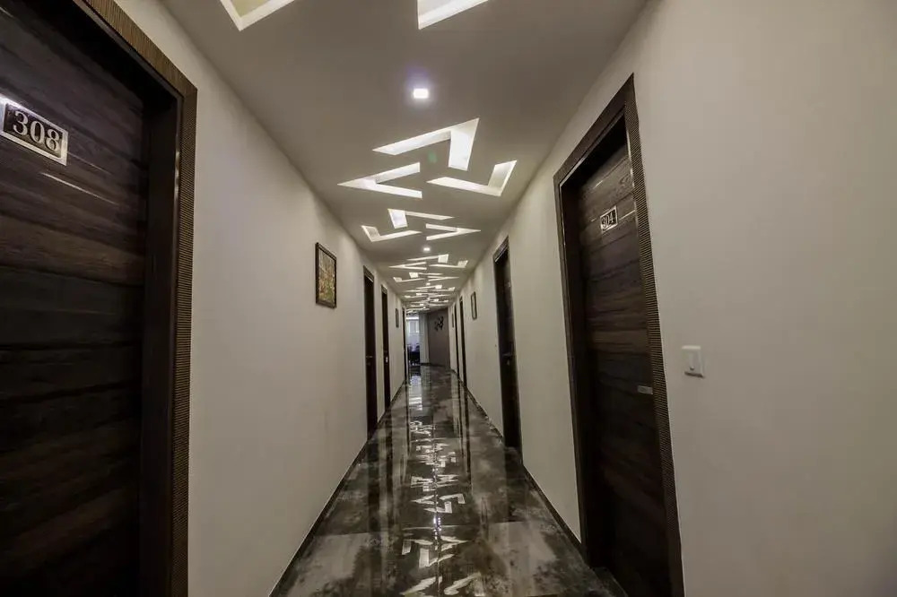 OYO Rooms High Court SG Highway