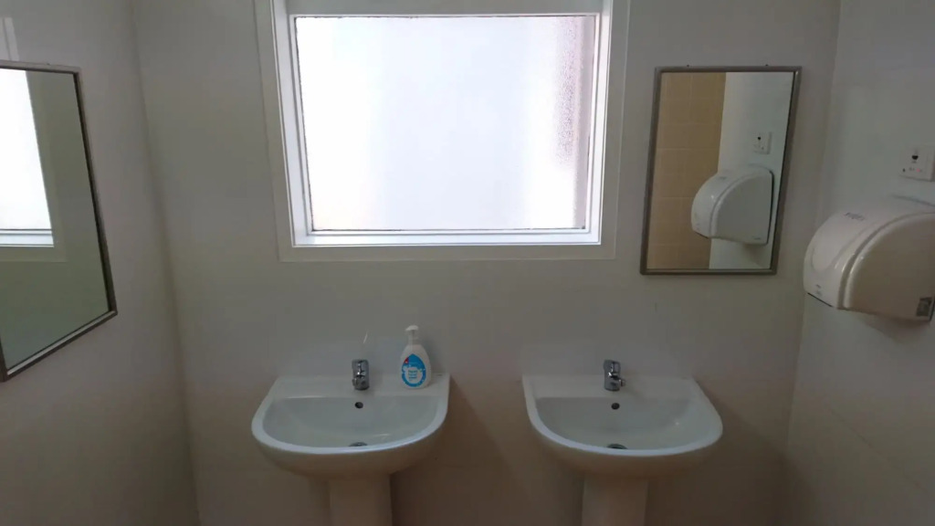 Backpackers Imperial Hotel