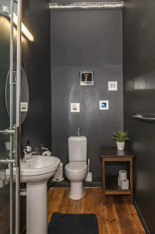Modern Minimalism 2 Bedroom Apartment Near the Castle of Good Hope