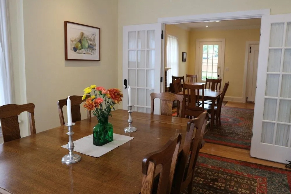 The Tawsty Flower Bed & Breakfast