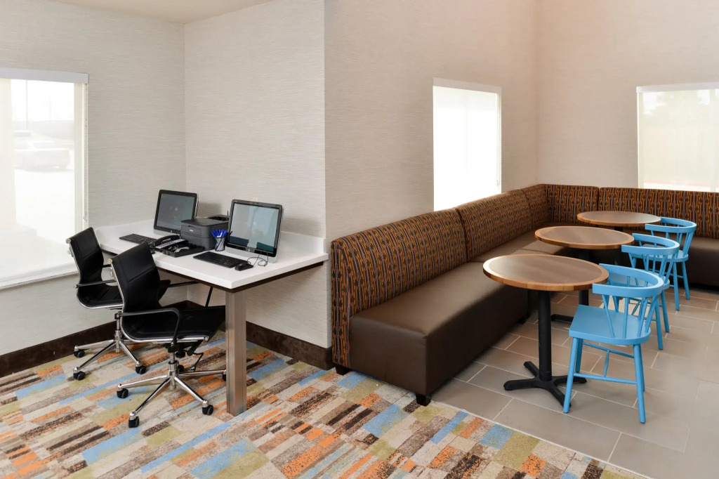 Holiday Inn Express Tomball by IHG