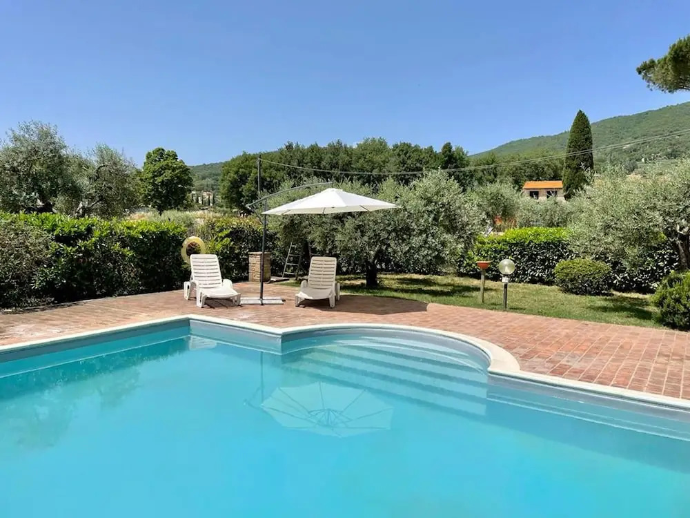 Tranquil Location With Views of Lake Trasimeno!